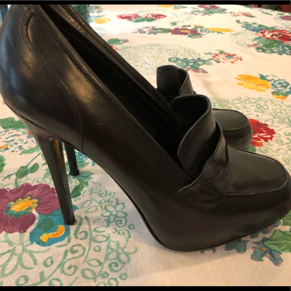 Vera Wang Lavender Black penny loafer stiletto